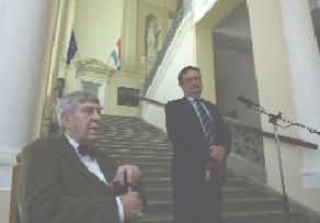 regeszmuvesz regeszmuvesz